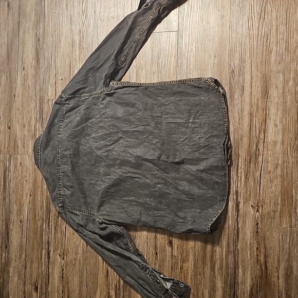 Men's A Road Less Traveled Gray Denim Shirt W Black Pearl Snaps Small - Picture 4 of 4